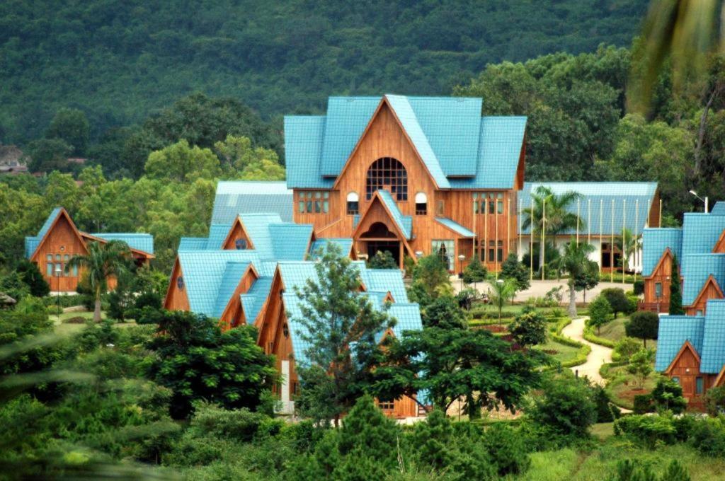 Aye Thar Yar Golf Resort Taunggyi Ngoại thất bức ảnh